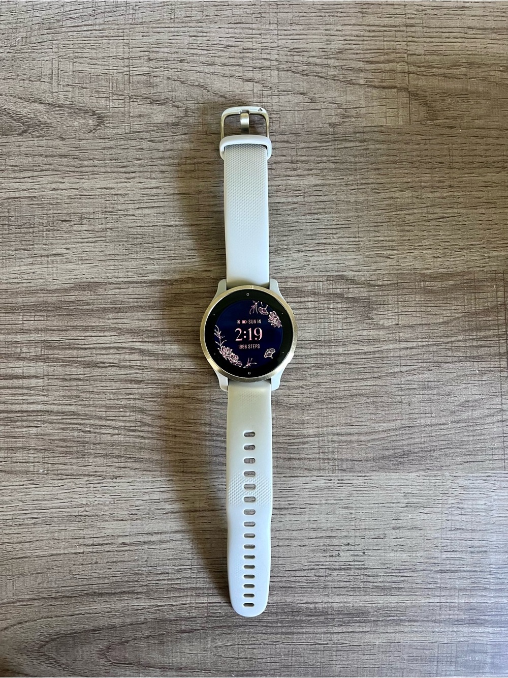 Garmin Venu 2S GPS Smartwatch - Light Gold/Light Sand - Picture 6 of 11